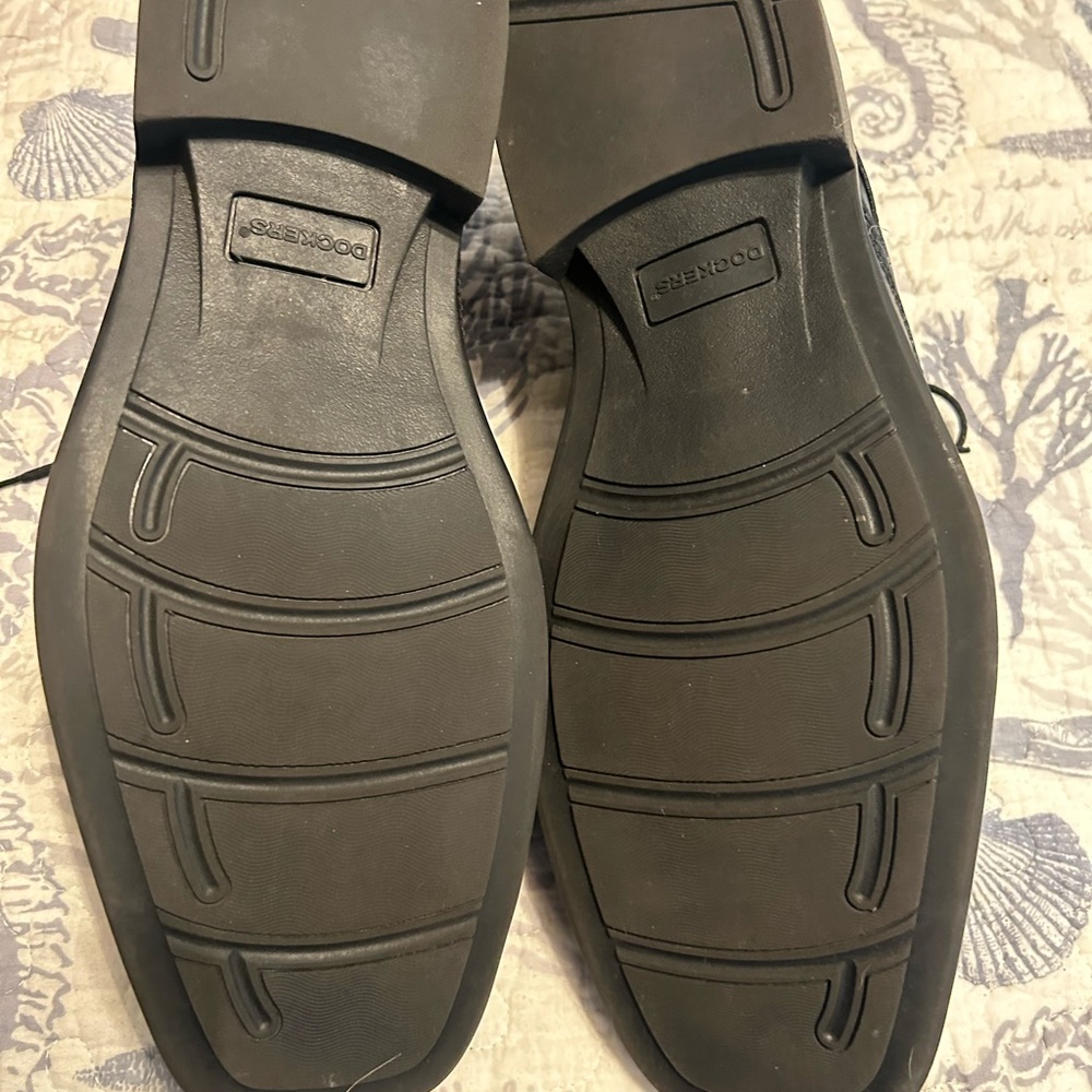 Mens Dockers dress shoes. Size 10. - Picture 5 of 5